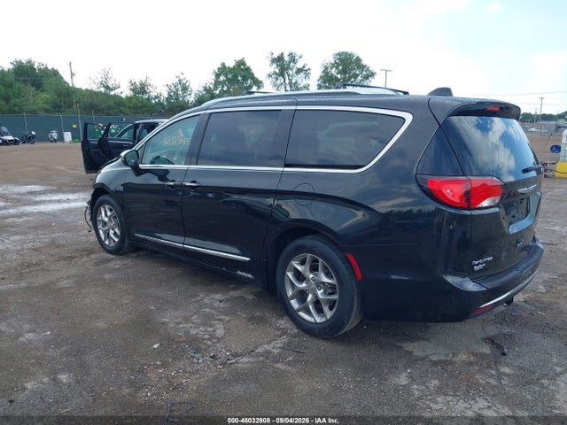 2018 CHRYSLER PACIFICA LIMITED 3