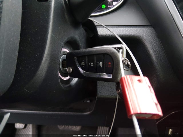 2019 TOYOTA CAMRY SE 11