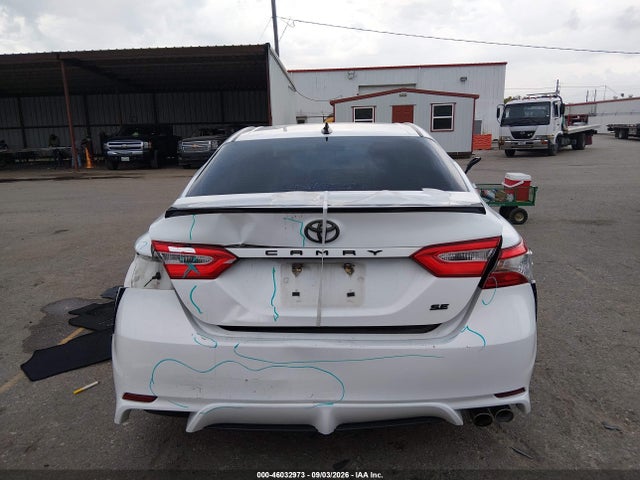 2019 TOYOTA CAMRY SE 16