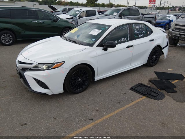 2019 TOYOTA CAMRY SE 2