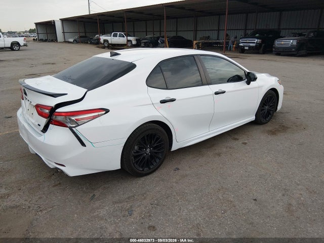 2019 TOYOTA CAMRY SE 4