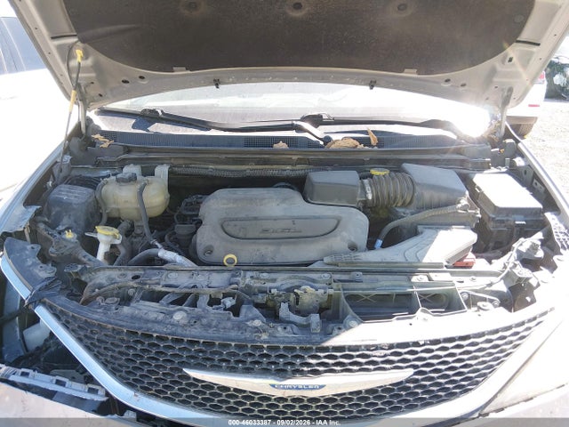 2019 CHRYSLER PACIFICA TOURING L 10