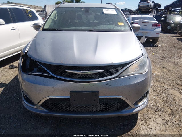 2019 CHRYSLER PACIFICA TOURING L 12
