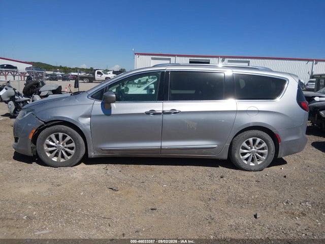 2019 CHRYSLER PACIFICA TOURING L 14