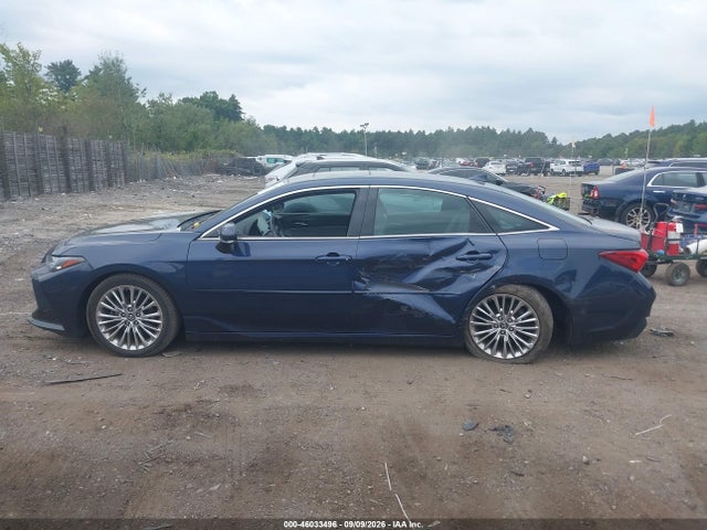 2019 TOYOTA AVALON LIMITED 14