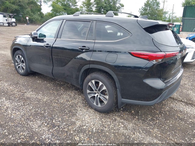 2023 TOYOTA HIGHLANDER XLE 3