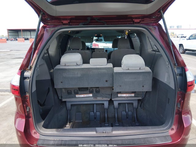 2017 TOYOTA SIENNA LE 8 PASSENGER 18