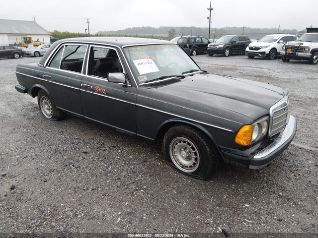 1985 MERCEDES-BENZ 300 DT