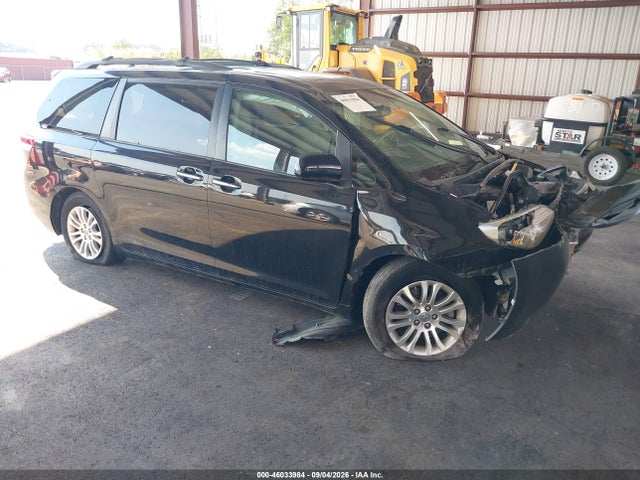 2012 TOYOTA SIENNA XLE V6 8 PASSENGER