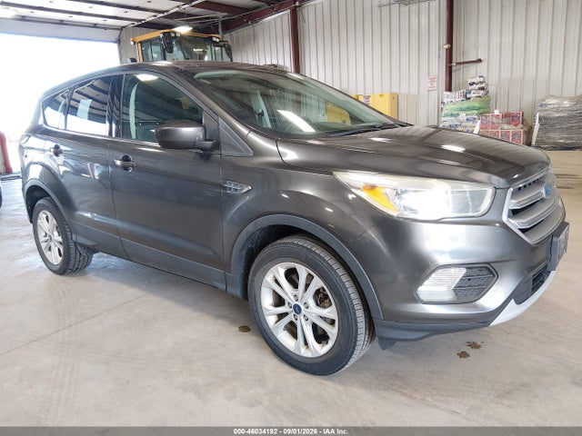 2017 FORD ESCAPE SE