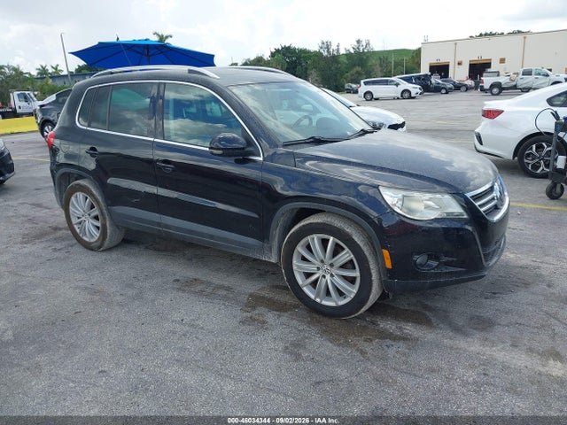 2011 VOLKSWAGEN TIGUAN SE
