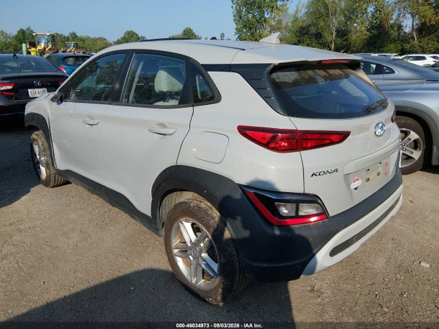 2022 HYUNDAI KONA SE 3