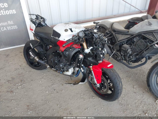 2025 YAMAHA YZF C