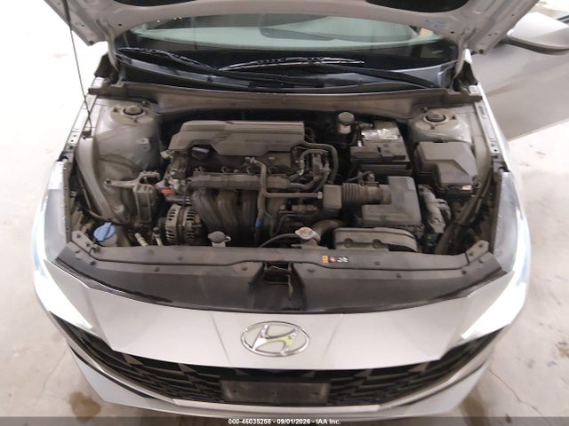 2021 HYUNDAI ELANTRA SE 10
