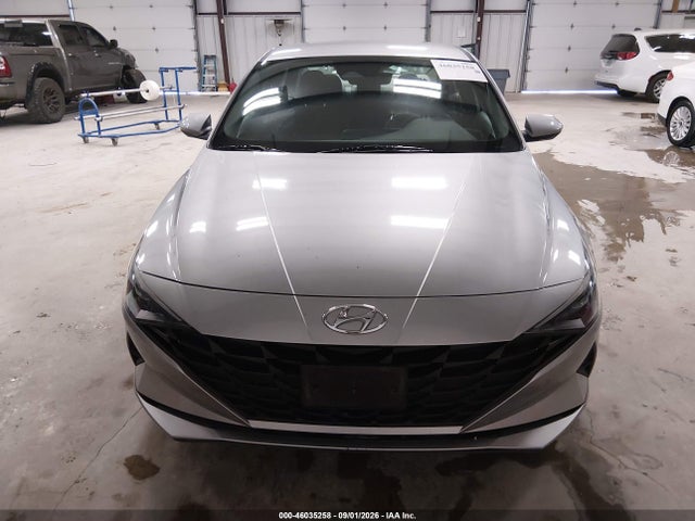 2021 HYUNDAI ELANTRA SE 12