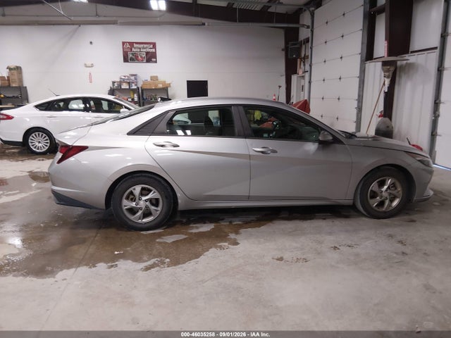 2021 HYUNDAI ELANTRA SE 13