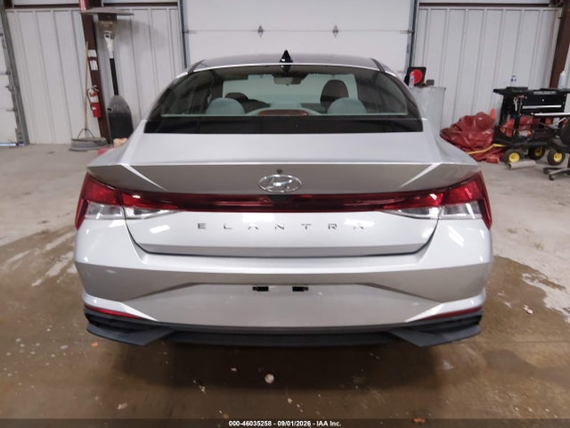 2021 HYUNDAI ELANTRA SE 16