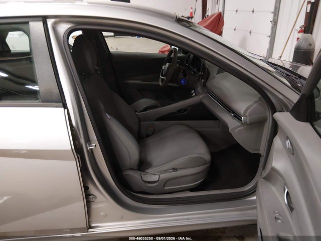 2021 HYUNDAI ELANTRA SE 5