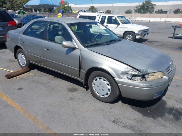 1998 TOYOTA CAMRY LE