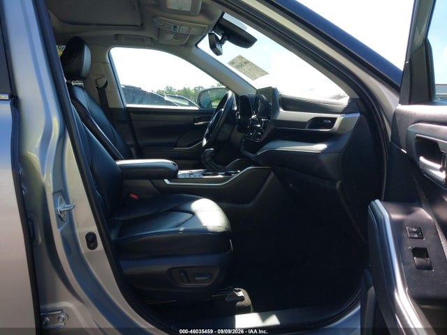 2023 TOYOTA HIGHLANDER XLE 5