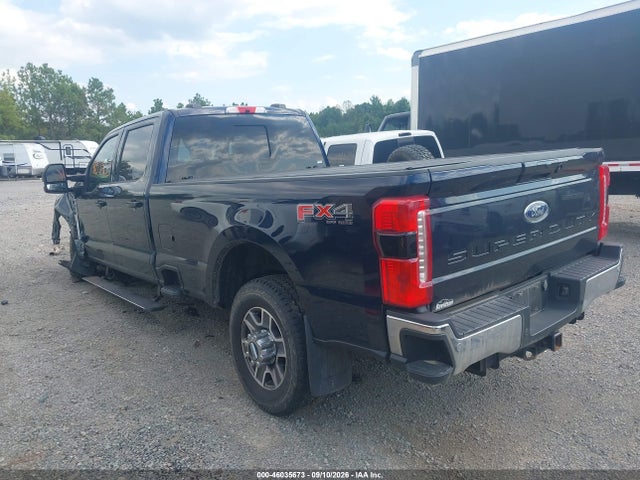 2023 FORD F-350 LARIAT 3