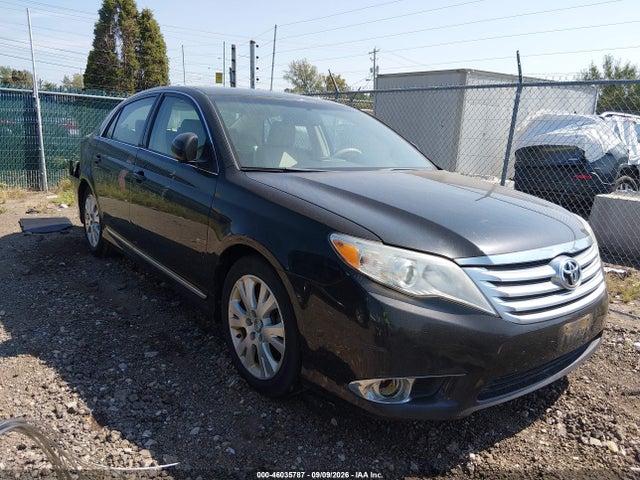 2011 TOYOTA AVALON 