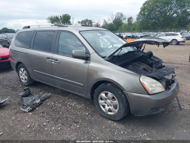 2010 KIA SEDONA LX