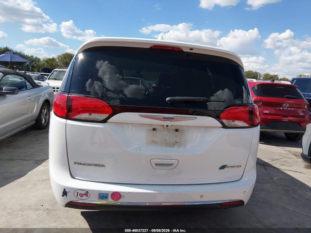 2018 CHRYSLER PACIFICA HYBRID TOURING L 16