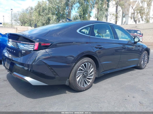 2025 HYUNDAI SONATA HYBRID LIMITED 4