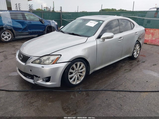 2010 Lexus IS 250 photo 2