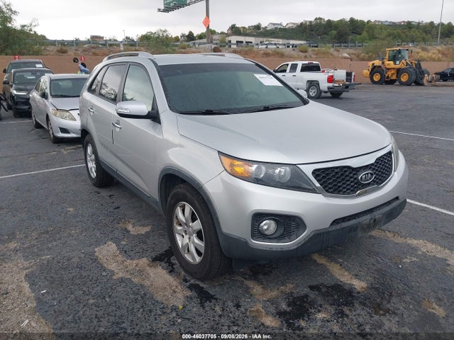 2013 KIA SORENTO LX