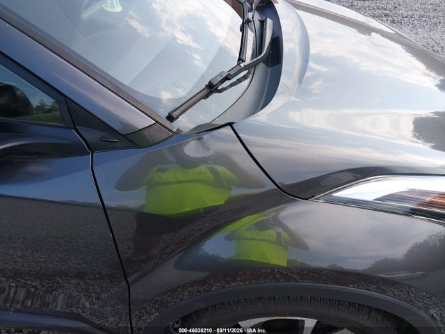 2018 TOYOTA C-HR XLE 6