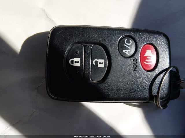 2013 Toyota PRIUS PLUG-IN — фото 11
