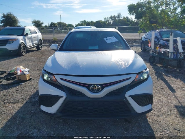 2022 TOYOTA CAMRY SE 12