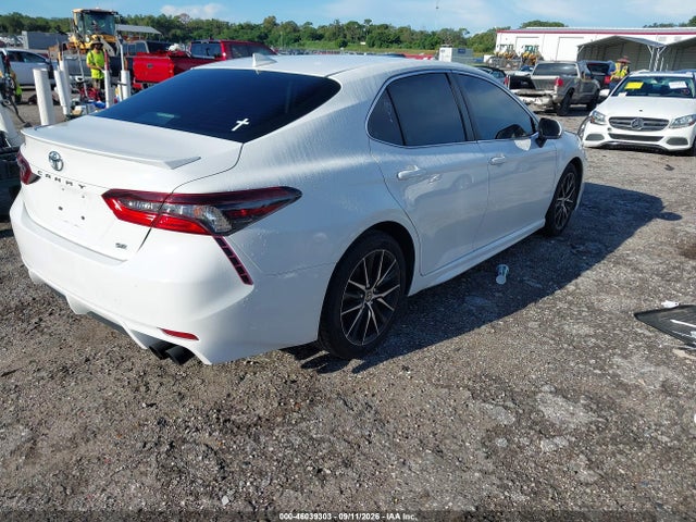 2022 TOYOTA CAMRY SE 4