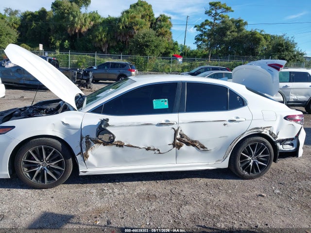 2022 TOYOTA CAMRY SE 6