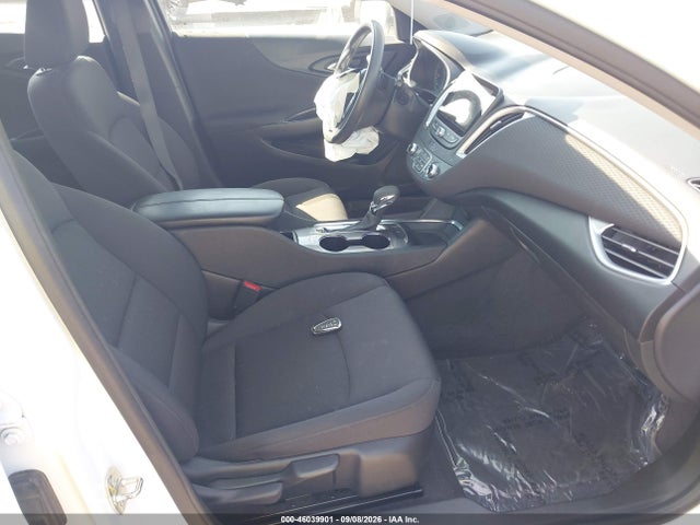 2017 CHEVROLET MALIBU 1LT 5