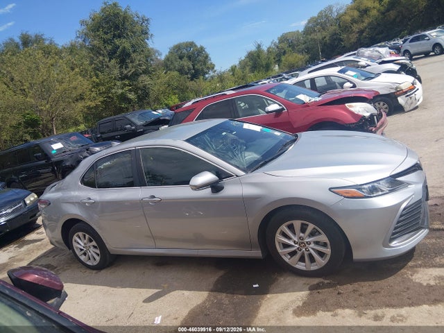 2022 TOYOTA CAMRY LE AWD 14
