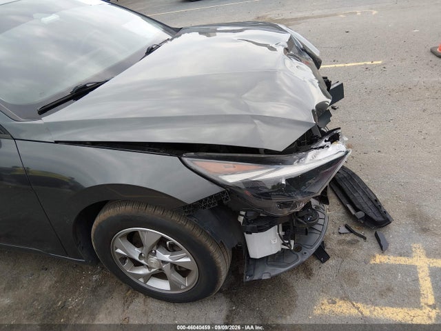 2021 HYUNDAI ELANTRA SE 18