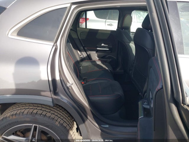 2023 MERCEDES-BENZ GLA 250 4MATIC 8