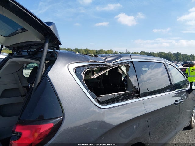 2023 CHRYSLER PACIFICA TOURING L 6