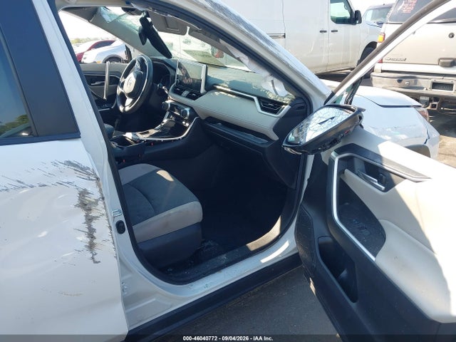 2023 TOYOTA RAV4 XLE 5