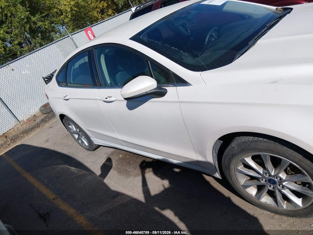 2017 FORD FUSION SE 13