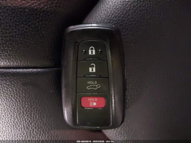 2023 TOYOTA HIGHLANDER XLE 11