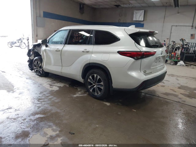 2023 TOYOTA HIGHLANDER XLE 3