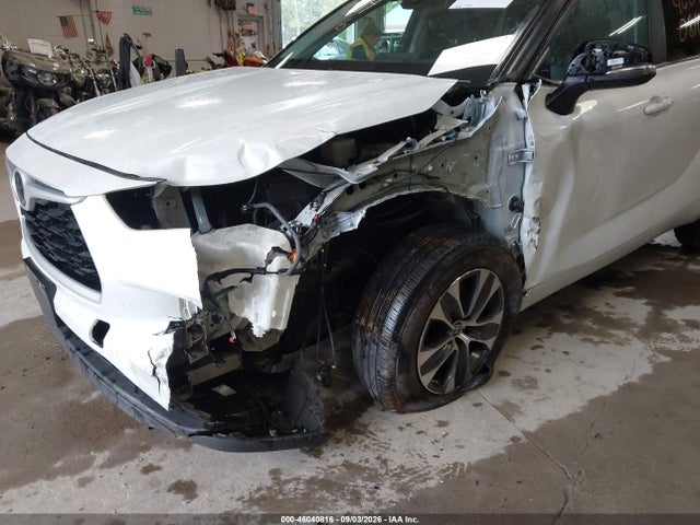 2023 TOYOTA HIGHLANDER XLE 6