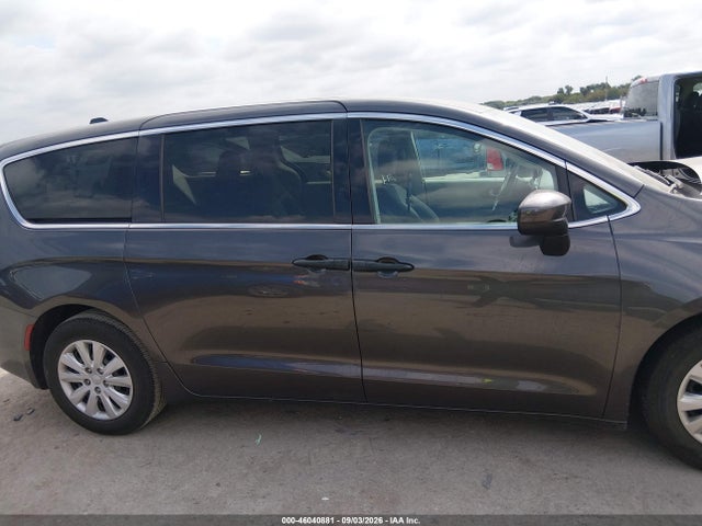 2019 CHRYSLER PACIFICA L 12