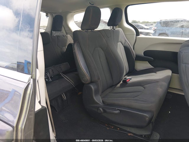 2019 CHRYSLER PACIFICA L 8