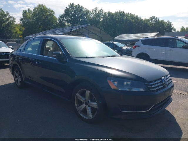 2013 VOLKSWAGEN PASSAT 2.0L TDI SE