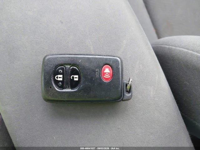 2010 Toyota PRIUS II — фото 11